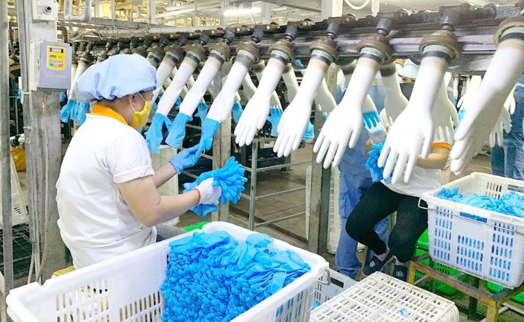 cong-ty-san-xuat-gang-tay-y-te